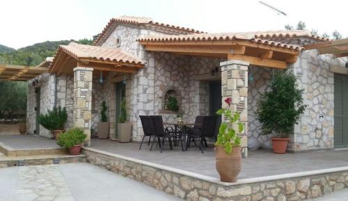 Villa with Garden View
