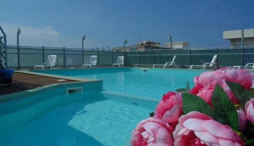 One-Bedroom Apartment with Balcony