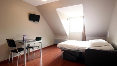 Studio (2 Adults)