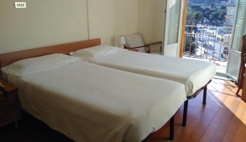 Double or Twin Room with Sea View and Private Internal Bathroom