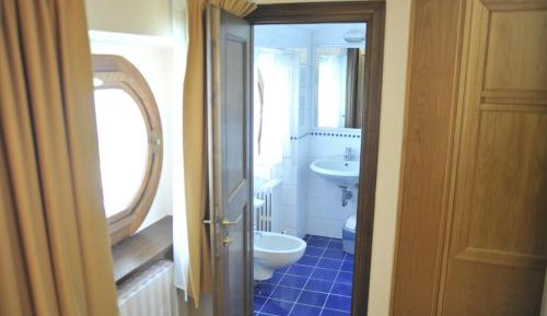 Single Room with Private Bathroom