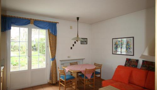 One-Bedroom Apartment with Terrace and Mountain View 