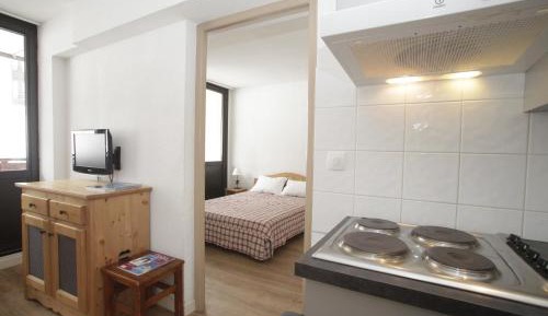 Two-Bedroom Apartment (8 Adults)