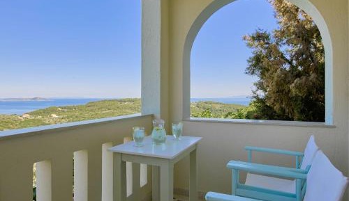 Deluxe Studio with Sea View (2-3 Adults)