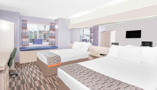 Queen Room with Two Queen Beds - Non-Smoking/Non Pet Friendly