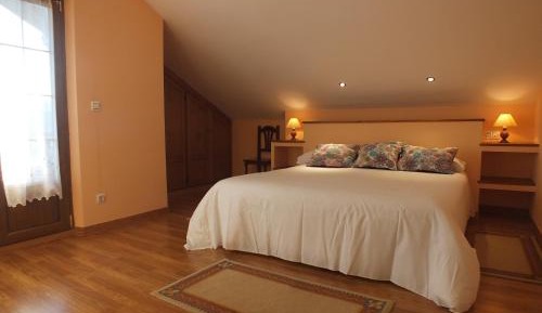 One-Bedroom Apartment (2-4 Adults) with Terrace