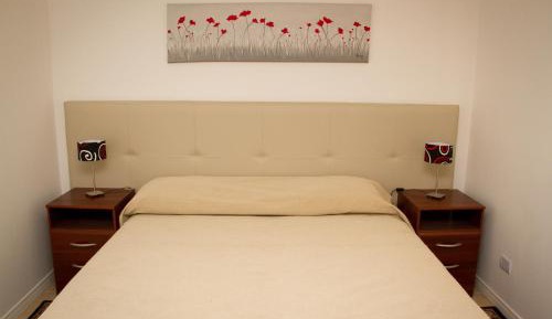 Two-Bedroom Apartment with Mountain View