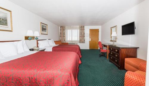 Queen Room with Two Queen Beds - Non-Smoking