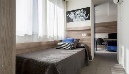 Premium Single Studio