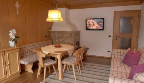 Two-Bedroom Apartment (5 Adults)