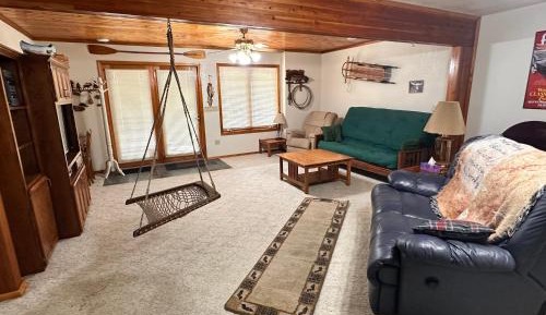 Queen Room with Shared Bathroom