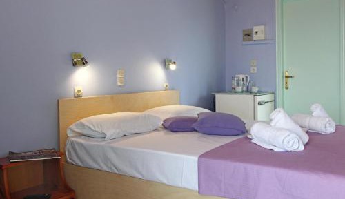 Standard Studio (2-3 Adults) 