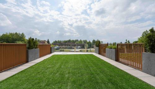 One-Bedroom Apartment with Balcony