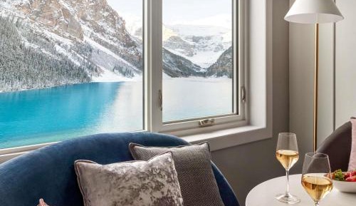 Deluxe Queen Room with Two Queen Beds and Lake View