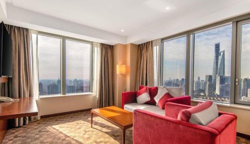 Junior Suite - HuangPu River View, include two person dinner in revolving restaurant (17:30-20:00), High Floor