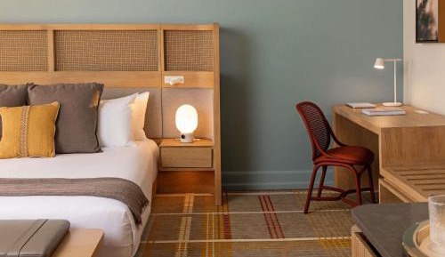Junior Suite with One King Bed and Cityview