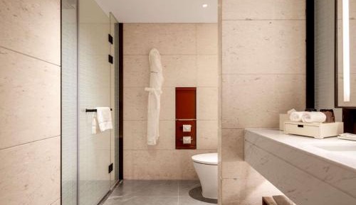 Swiss Executive King Room with Lounge Access - High Floor