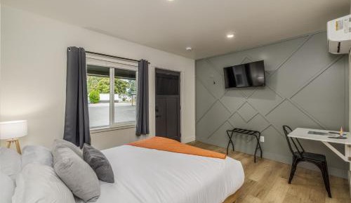 Studio Apartment with Queen Bed