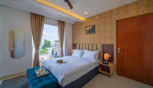 Junior Suite with Balcony