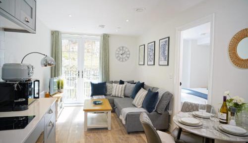 One-Bedroom Apartment with Balcony