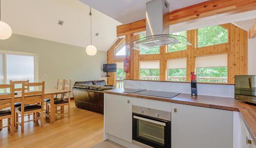 Four-Bedroom House Deluxe