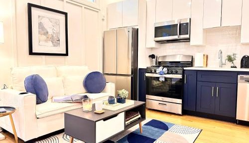 One-Bedroom Deluxe Apartment