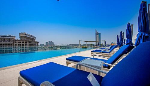 Two-Bedroom Apartment with Balcony and Sea View