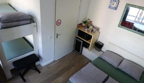 Quadruple Room with Private Bathroom