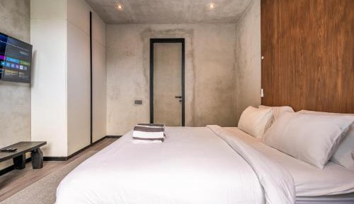 Two-Bedroom Apartment with Balcony