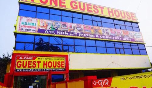 Deluxe Double Room (2 Adults + 1 Child)