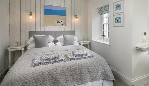 Deluxe King Room with Bath