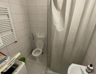 Apartment with Shower