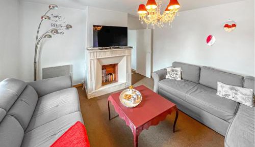 Three-Bedroom Holiday Home 