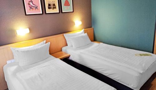 Standard Room with Two Single Beds