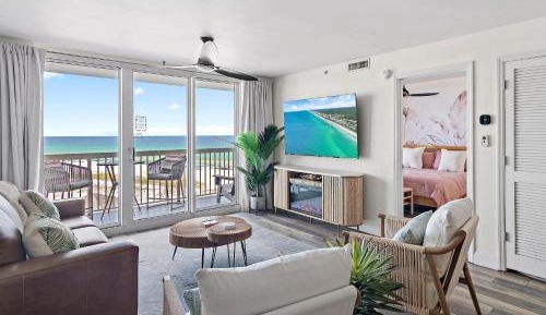 Two-Bedroom Apartment with Balcony and Sea View