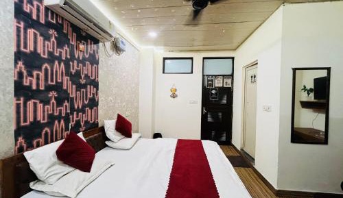 Deluxe Double Room (2 Adults + 1 Child)