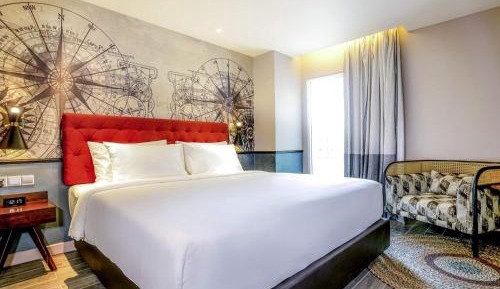 Deluxe Room with One Double and One Single Bed