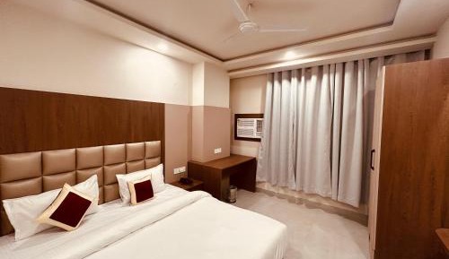 Double or Twin Room with City View