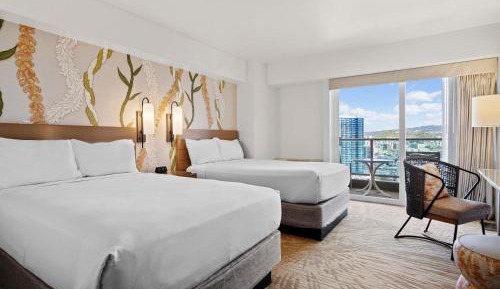 Newly Renovated Waikiki Tower Room with City/Mountain View