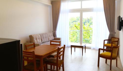 One-Bedroom Apartment with Balcony and Mountain View  