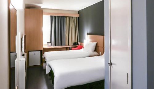 Apartment with Twin Beds