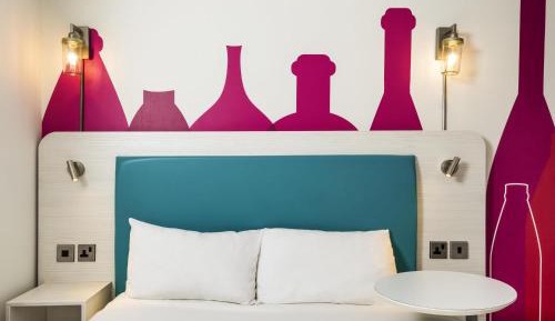 Queen Room