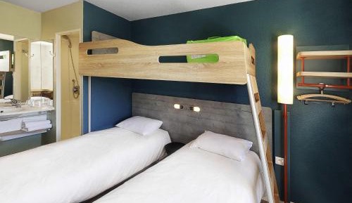Triple Room with Three Single Beds