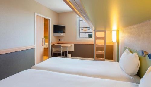 Triple Room with Three Single Beds