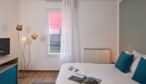 One Bedroom Apartment