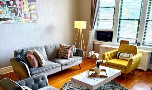 Classic One-Bedroom Apartment with King Bed