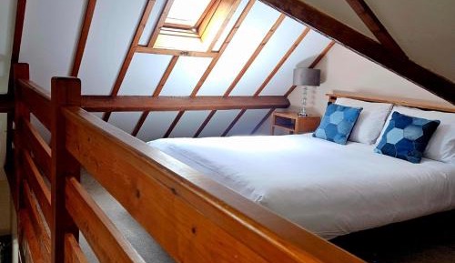 Family Room (2 Adults + 2 Children)