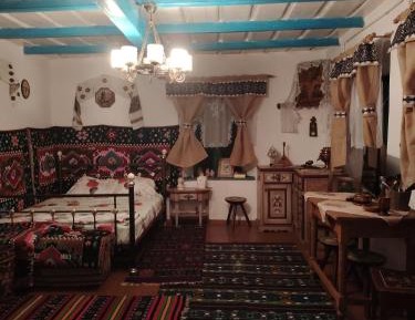 Double Room with Shared Bathroom