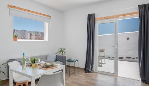 Superior One-Bedroom Apartment