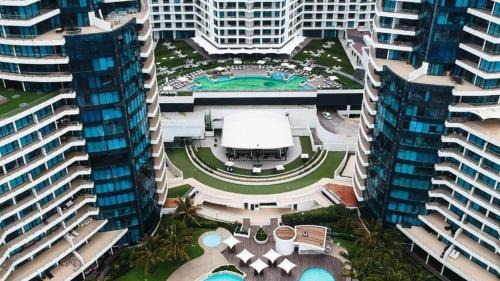 Apartment with City View